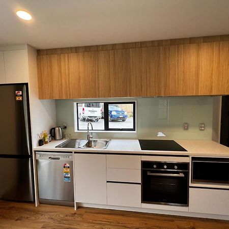 Modern Home By The Reserve Auckland Ngoại thất bức ảnh