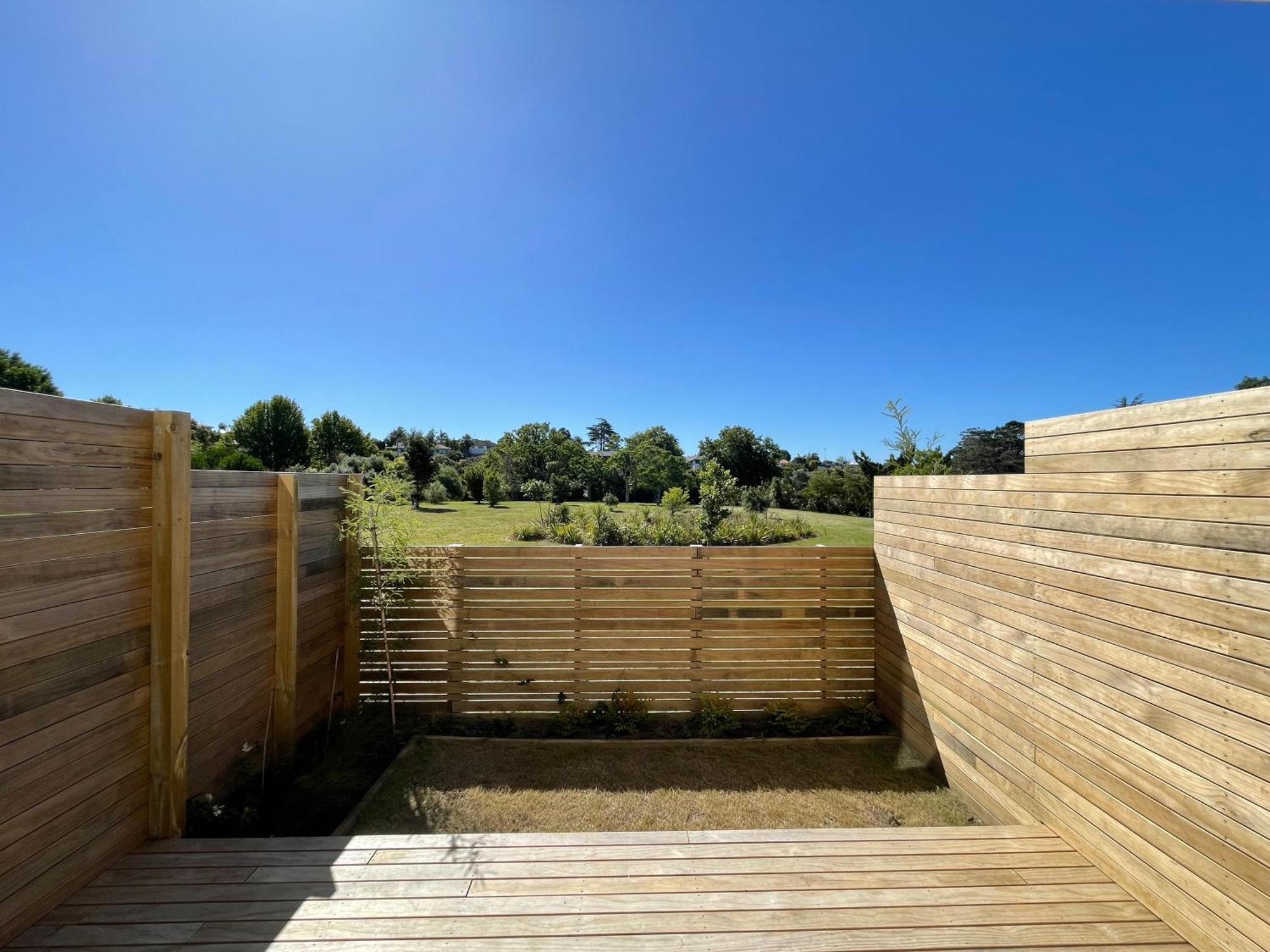 Modern Home By The Reserve Auckland Ngoại thất bức ảnh